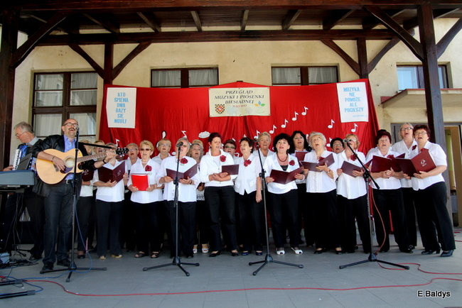 Biesiadne śpiewanie w Wijewie (zdjęcia)