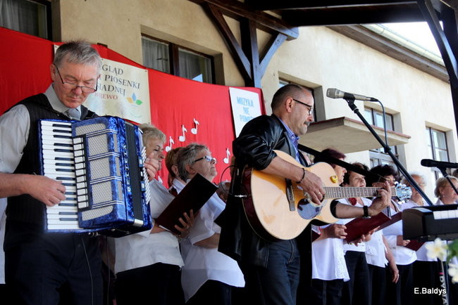 Biesiadne śpiewanie w Wijewie (zdjęcia)