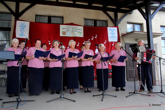 Biesiadne śpiewanie w Wijewie (zdjęcia)