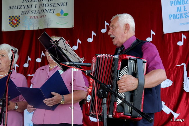 Biesiadne śpiewanie w Wijewie (zdjęcia)