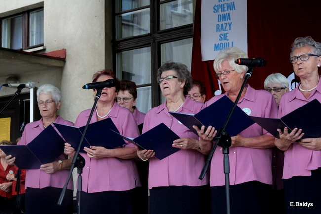 Biesiadne śpiewanie w Wijewie (zdjęcia)