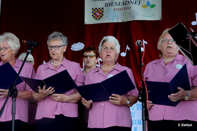 Biesiadne śpiewanie w Wijewie (zdjęcia)