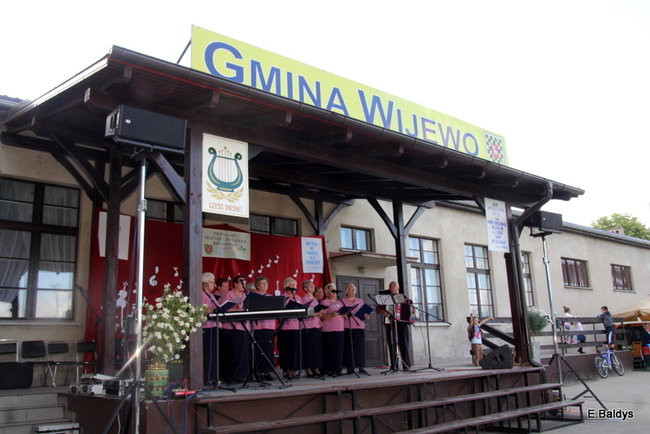 Biesiadne śpiewanie w Wijewie (zdjęcia)