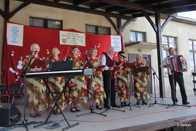 Biesiadne śpiewanie w Wijewie (zdjęcia)