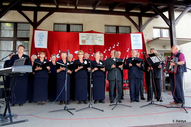 Biesiadne śpiewanie w Wijewie (zdjęcia)