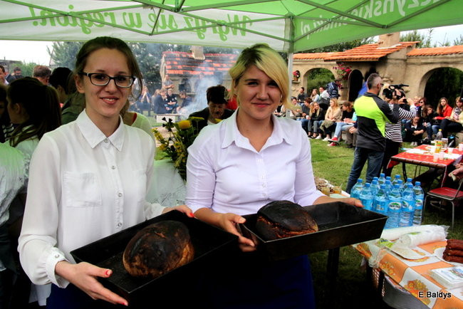 Pieczenie chleba w Rolniku (zdjęcia)