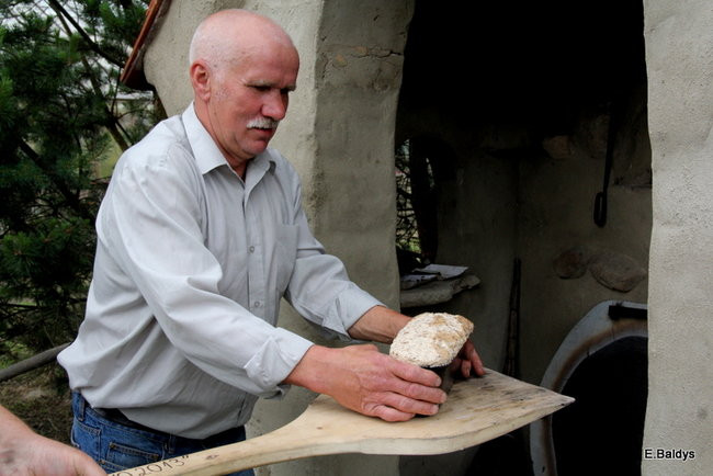 Pieczenie chleba w Rolniku (zdjęcia)