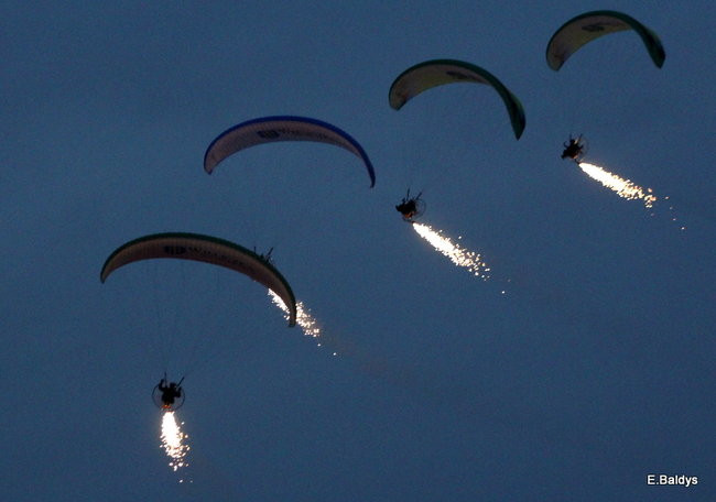 Latali, szybowali i spadali (zdjęcia i film)