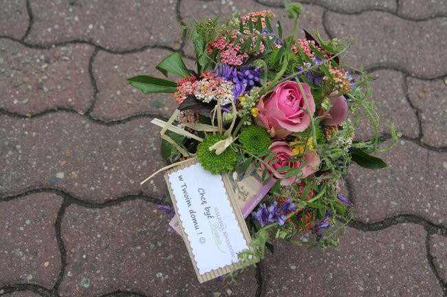 Radosne bukiety można był znaleźć w całym mieście (zdjęcia)