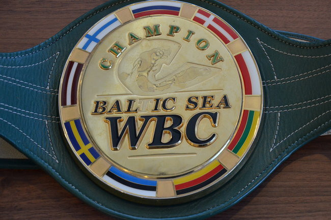 Stanęli na wadze i spojrzeli sobie w oczy (zdjęcia)