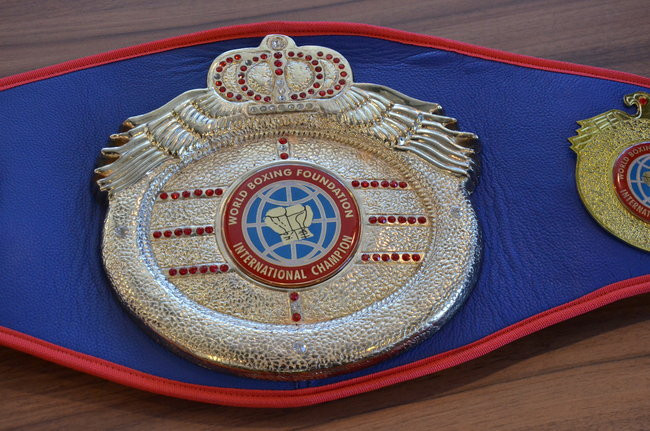 Stanęli na wadze i spojrzeli sobie w oczy (zdjęcia)