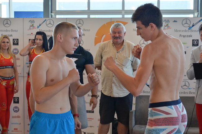 Stanęli na wadze i spojrzeli sobie w oczy (zdjęcia)