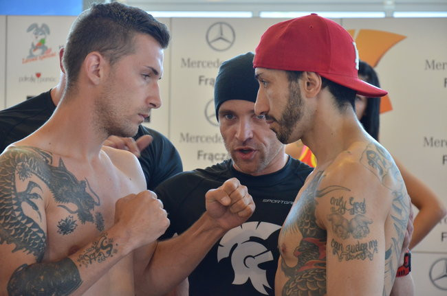 Stanęli na wadze i spojrzeli sobie w oczy (zdjęcia)