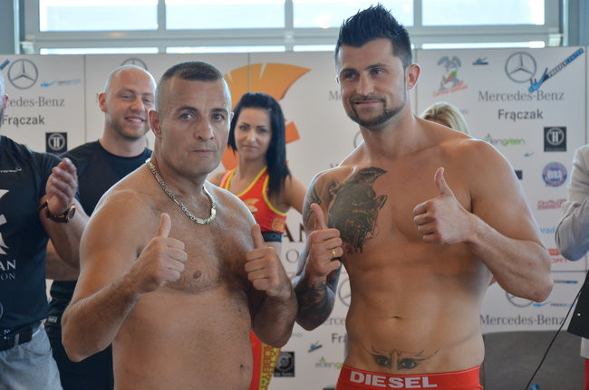 Stanęli na wadze i spojrzeli sobie w oczy (zdjęcia)