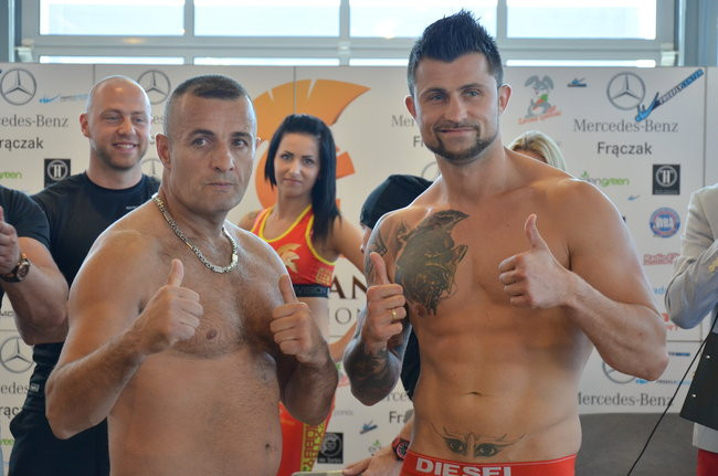 Stanęli na wadze i spojrzeli sobie w oczy (zdjęcia)