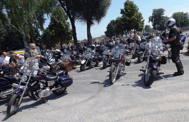 Letnie świętowanie motocyklistów (zdjęcia)