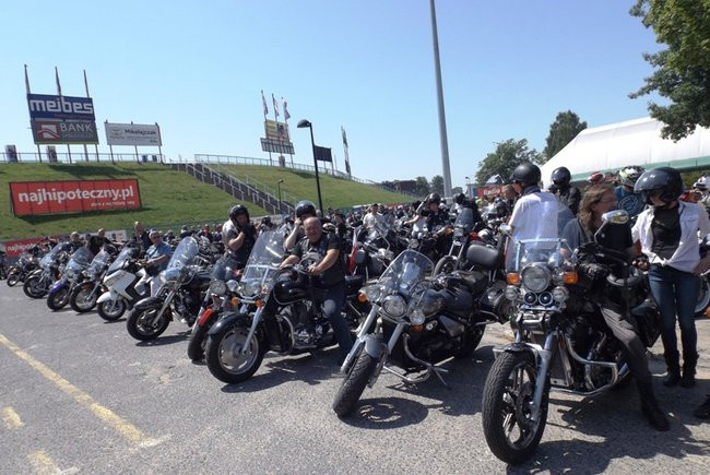 Letnie świętowanie motocyklistów (zdjęcia)