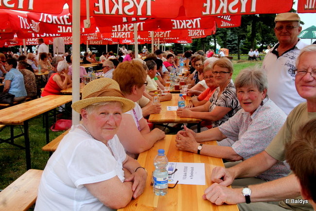 Festyn seniorów na lotnisku (zdjęcia)