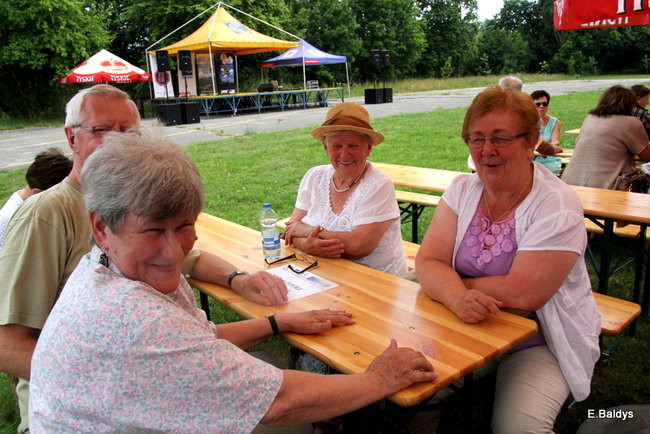 Festyn seniorów na lotnisku (zdjęcia)