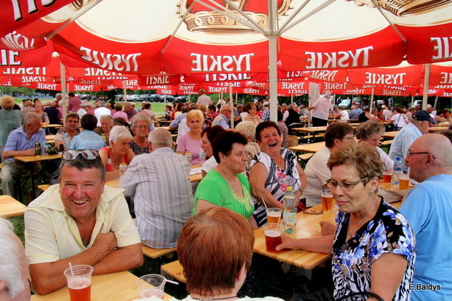 Festyn seniorów na lotnisku (zdjęcia)