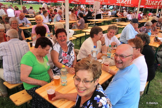 Festyn seniorów na lotnisku (zdjęcia)