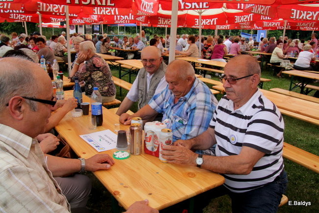 Festyn seniorów na lotnisku (zdjęcia)