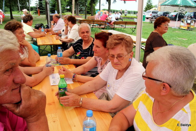 Festyn seniorów na lotnisku (zdjęcia)