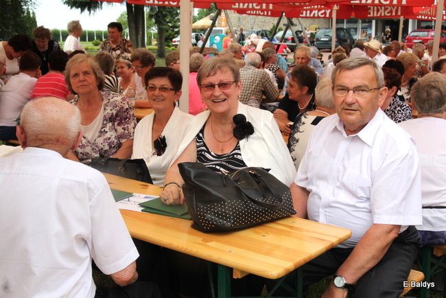 Festyn seniorów na lotnisku (zdjęcia)