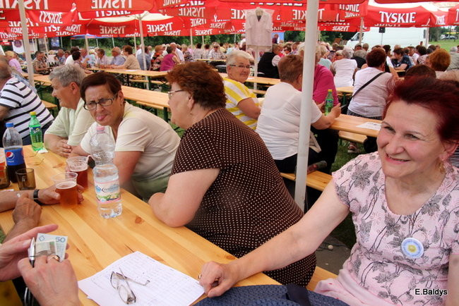 Festyn seniorów na lotnisku (zdjęcia)