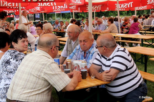 Festyn seniorów na lotnisku (zdjęcia)