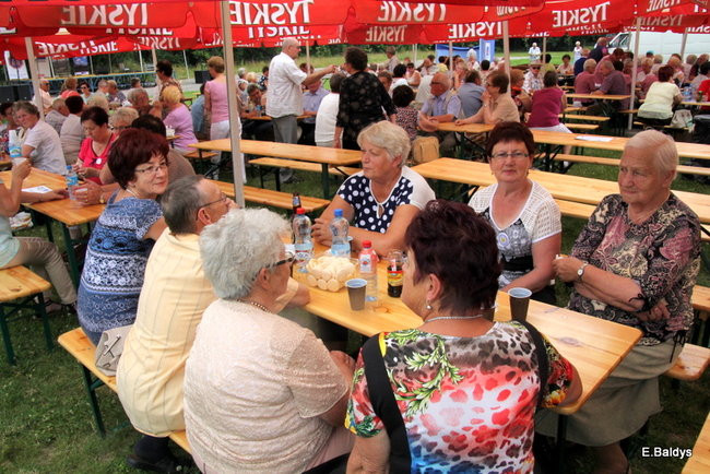 Festyn seniorów na lotnisku (zdjęcia)