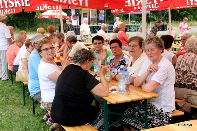 Festyn seniorów na lotnisku (zdjęcia)