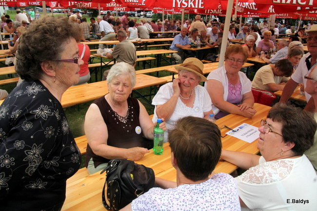 Festyn seniorów na lotnisku (zdjęcia)