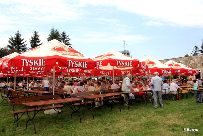 Festyn seniorów na lotnisku (zdjęcia)