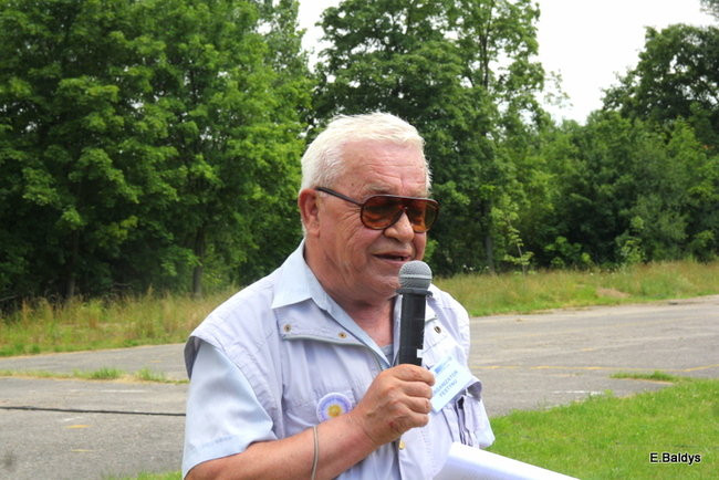 Festyn seniorów na lotnisku (zdjęcia)