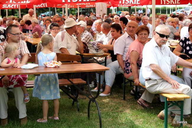Festyn seniorów na lotnisku (zdjęcia)