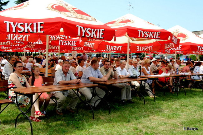 Festyn seniorów na lotnisku (zdjęcia)