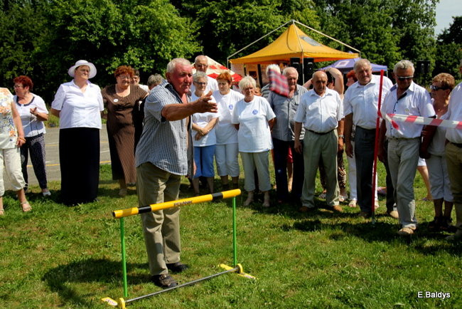 Festyn seniorów na lotnisku (zdjęcia)