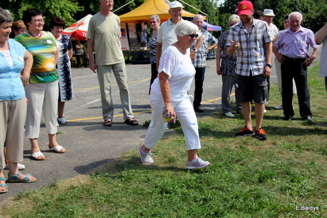 Festyn seniorów na lotnisku (zdjęcia)