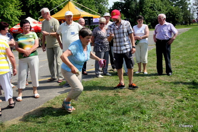 Festyn seniorów na lotnisku (zdjęcia)