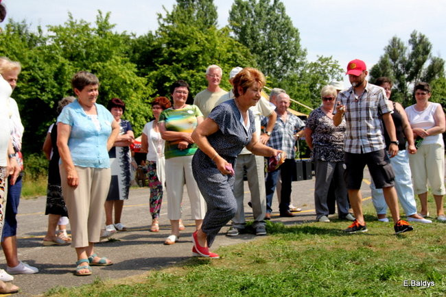 Festyn seniorów na lotnisku (zdjęcia)