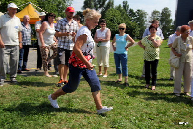 Festyn seniorów na lotnisku (zdjęcia)