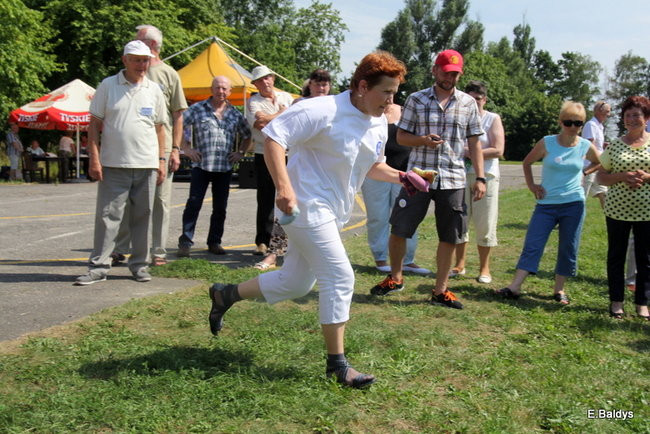 Festyn seniorów na lotnisku (zdjęcia)