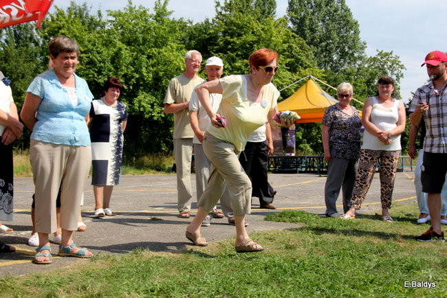 Festyn seniorów na lotnisku (zdjęcia)