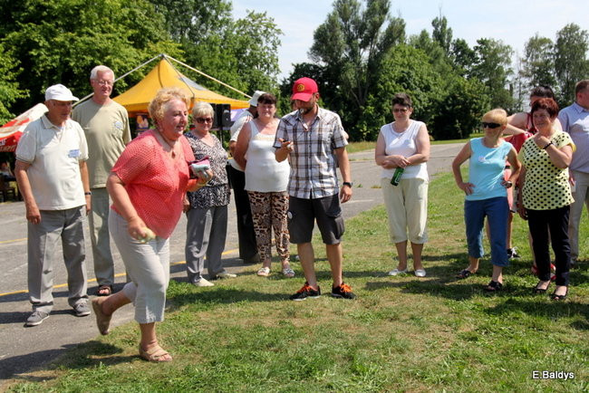 Festyn seniorów na lotnisku (zdjęcia)