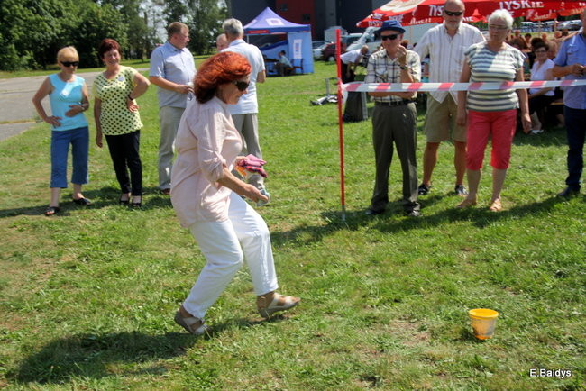 Festyn seniorów na lotnisku (zdjęcia)