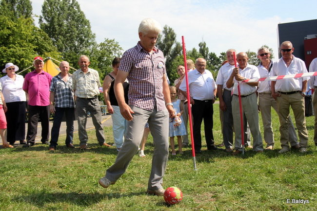 Festyn seniorów na lotnisku (zdjęcia)