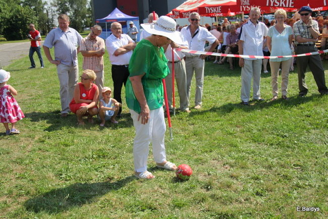 Festyn seniorów na lotnisku (zdjęcia)