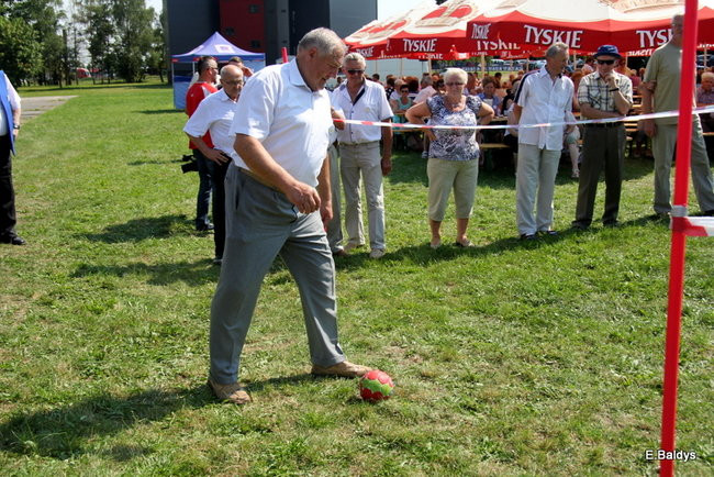 Festyn seniorów na lotnisku (zdjęcia)