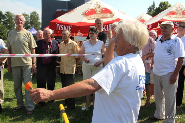 Festyn seniorów na lotnisku (zdjęcia)